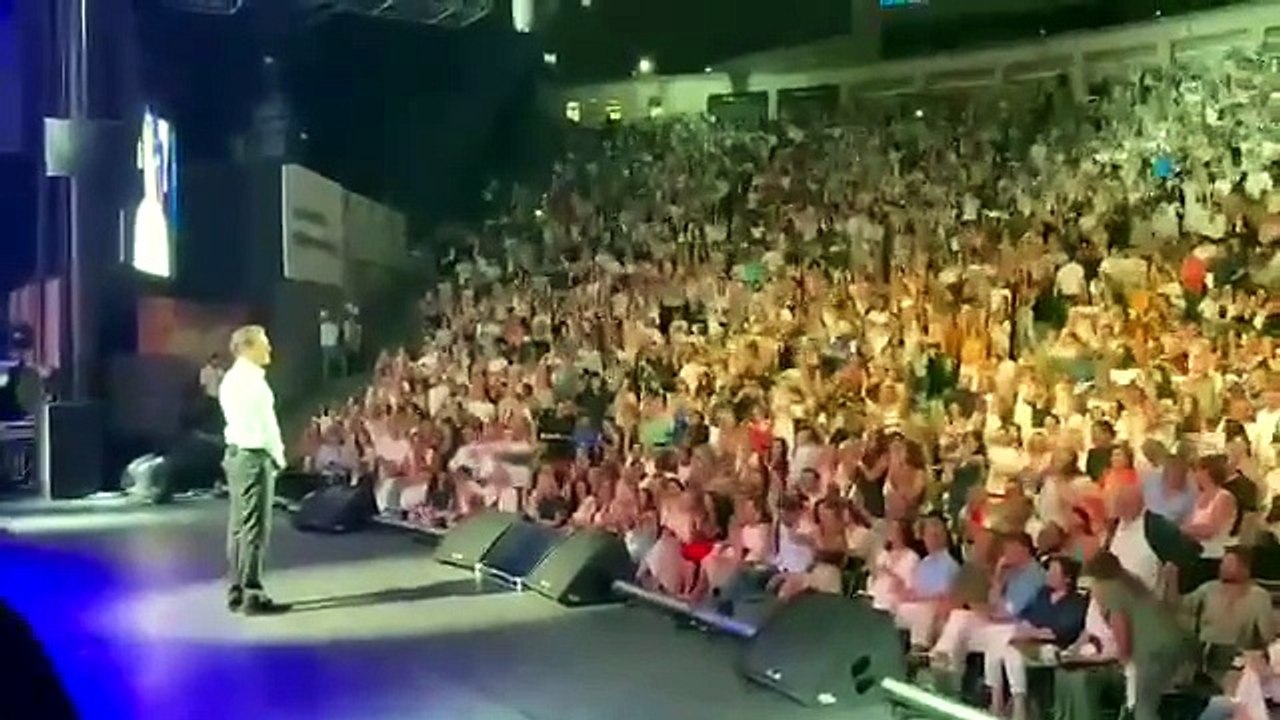 Ο Κωνσταντίνος Αργυρός στη συναυλία του στην Κω...