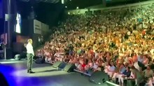 Ο Κωνσταντίνος Αργυρός στη συναυλία του στην Κωνσταντινούπολη