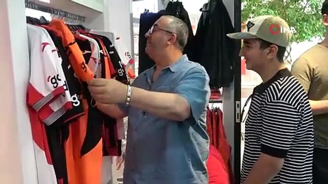 Süper Lig’in yeni ekibi Çorum FK’nin yeni sezon formalarına taraftarlardan yoğun ilgi | Ajansspor | IHA