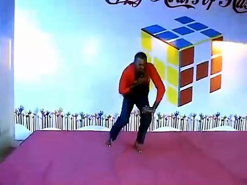 Watch This Signature Dance Move | Solo Stage Performance