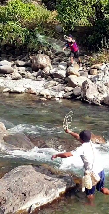cast net fishing in Nepal |