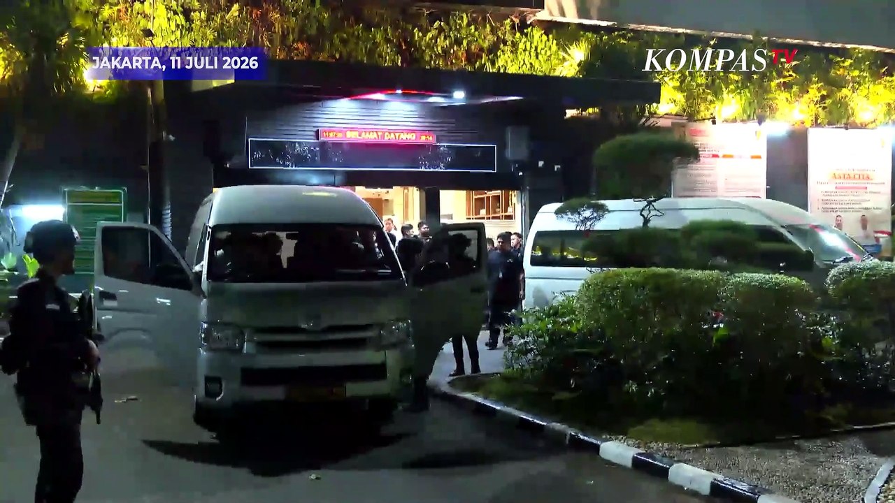 Dijaga Polisi Bersenjata! Polda Metro Jaya Pindahkan Barbuk Kasus Korupsi & TPPU ke Kejagung