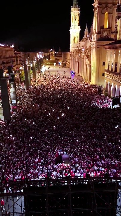 🇪🇸🤩 Cette vidéo prise par drone montrant les supporters espagnols à Saragosse célébrant leur victoire contre la Belgique est incroyable