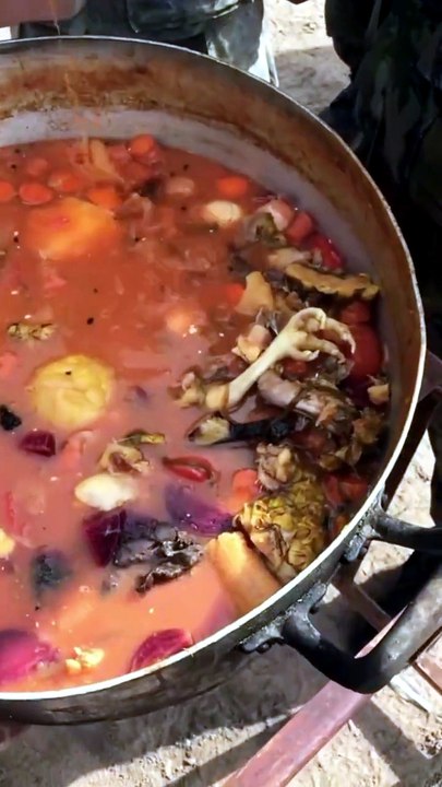 O QUE OS RECRUTAS DA FAB COMEM NO CAMPO? 🍲 Você encarava?
