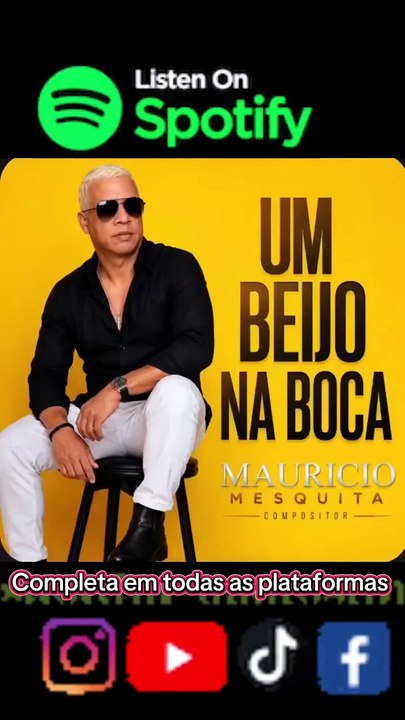UM BEIJO NA BOCA