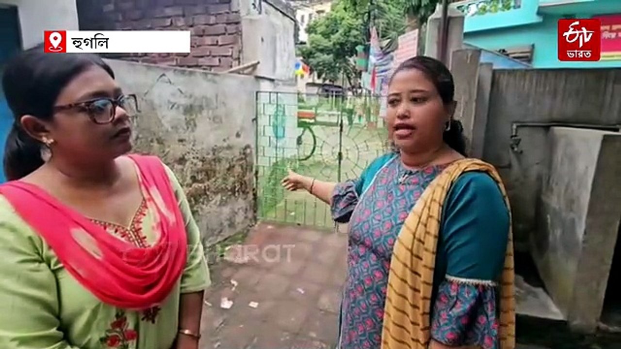 স্কুলের বেহাল দশা ! আর্থিক বরাদ্দের বোর্ড লাগিয়েও হয়নি কাজ, পুর-চেয়ারম্যানকে হুঁশিয়ারি বিধায়কের