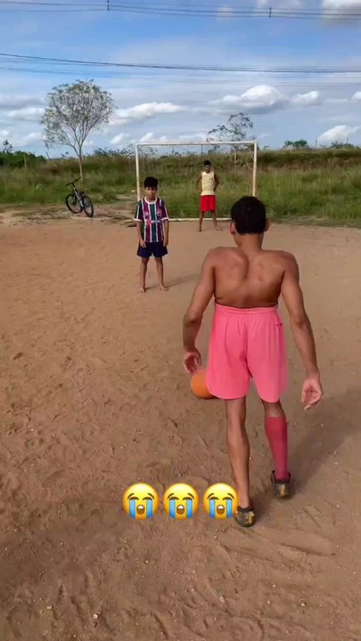 What player is this? 😭 #football #fail #funny #worldcup #meme (via rato.oficial_/IG)