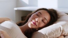 Pourquoi Bébé Bouge la Nuit ? 🤰🌙