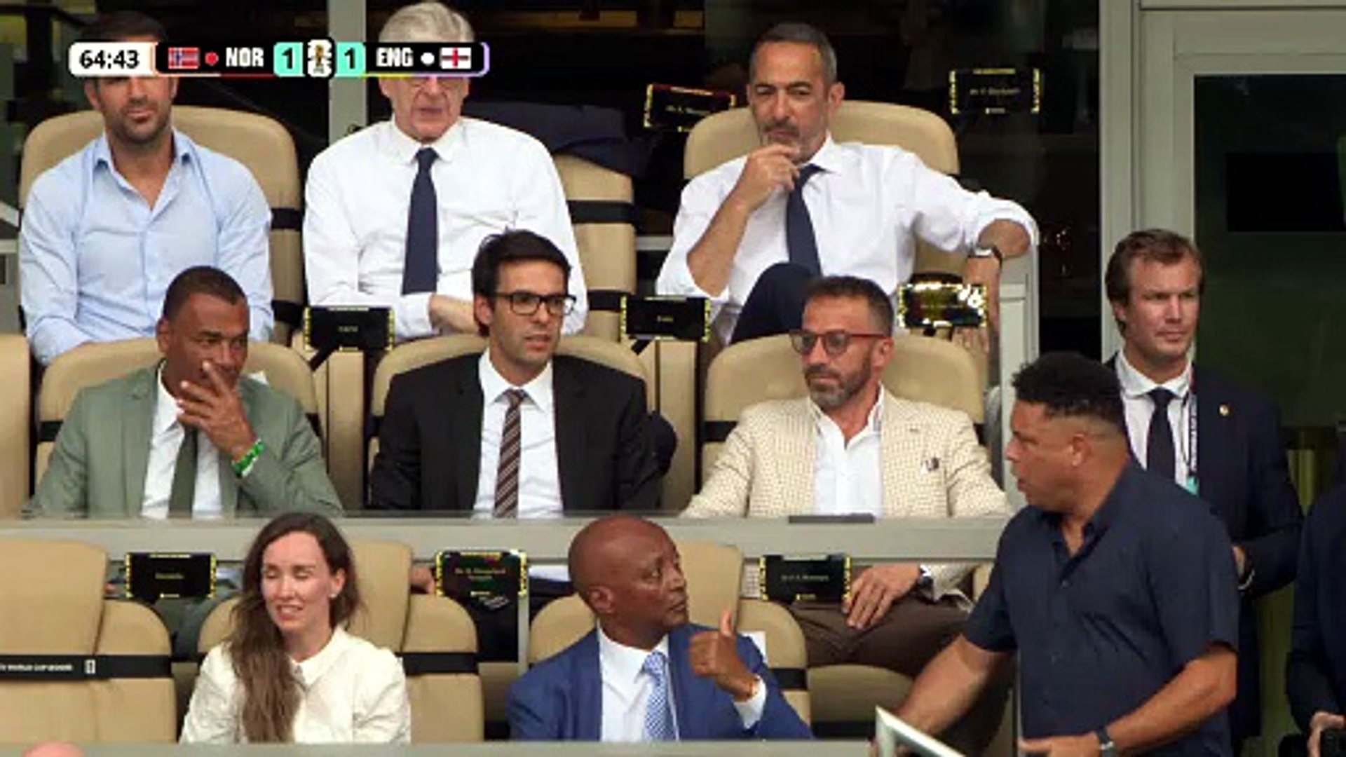 Un palco Mundial: Beckham, Ronaldo, Kaká, Cesc, Ferguson...