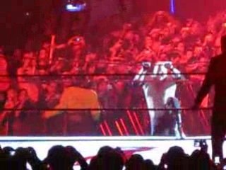 Entrada Kane  Arena Santiago WWE Raw 2-7-08