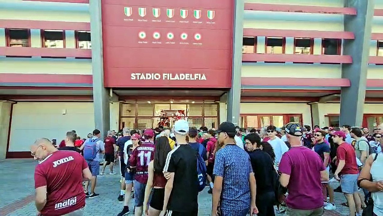 L'allenamento a porte aperte al Filadelfia: l’ingresso dei tifosi (VIDEO)
