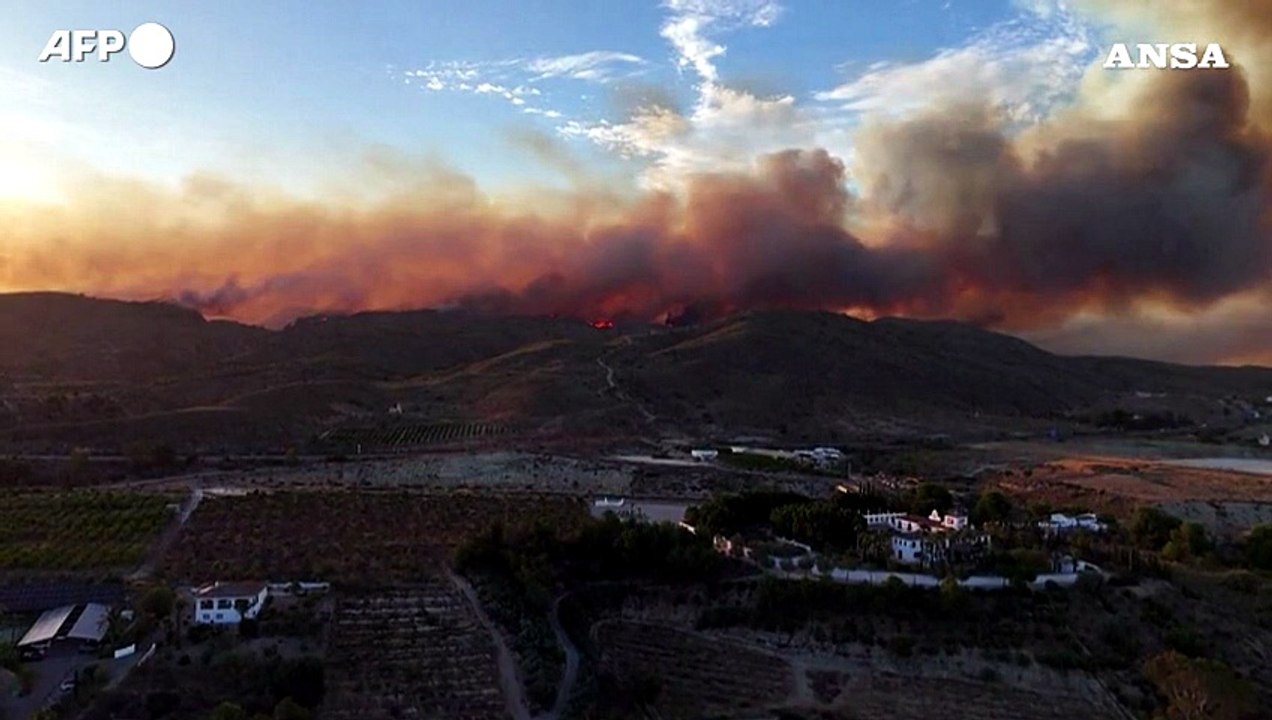 Maxi rogo in Spagna, la devastazione dell'incendio vista dall'alto