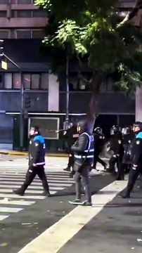 3 Represión policial en el Obelisco tras la clasificación de Argentina