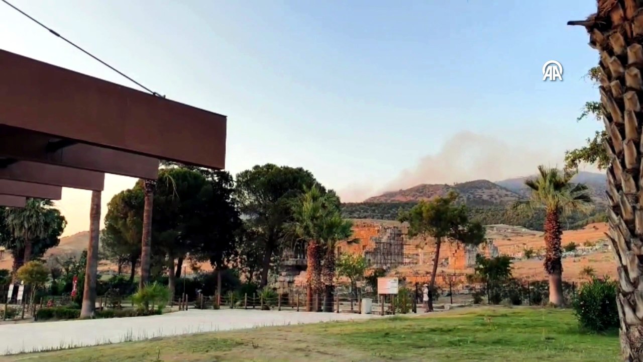 Pamukkale Örenyeri'nde orman yangını: Müdahale sürüyor