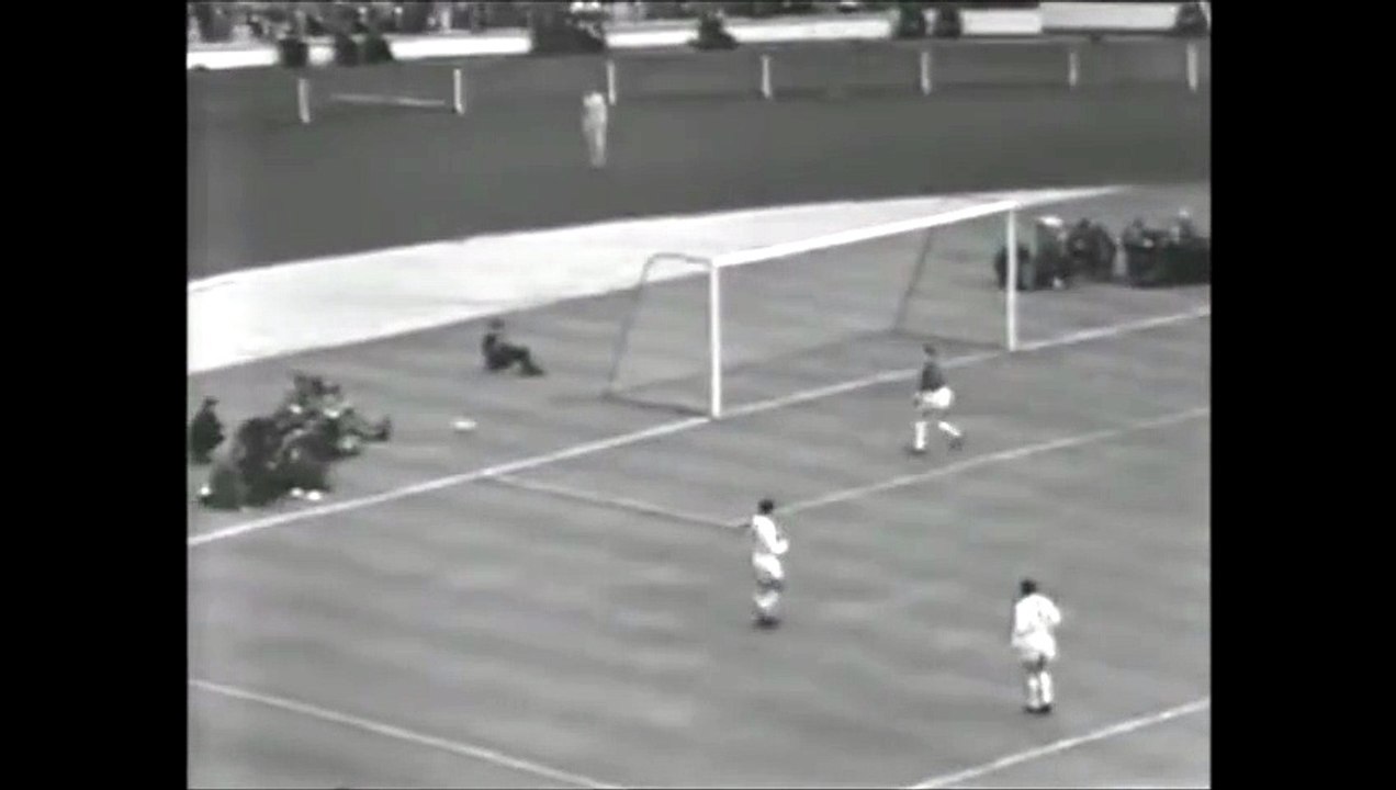 Liverpool v Leeds Utd F.A. Cup Final 01-05-1965