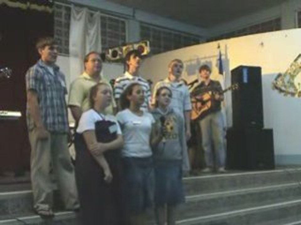 Youth from Lupton Drive Baptist Church in Honduras