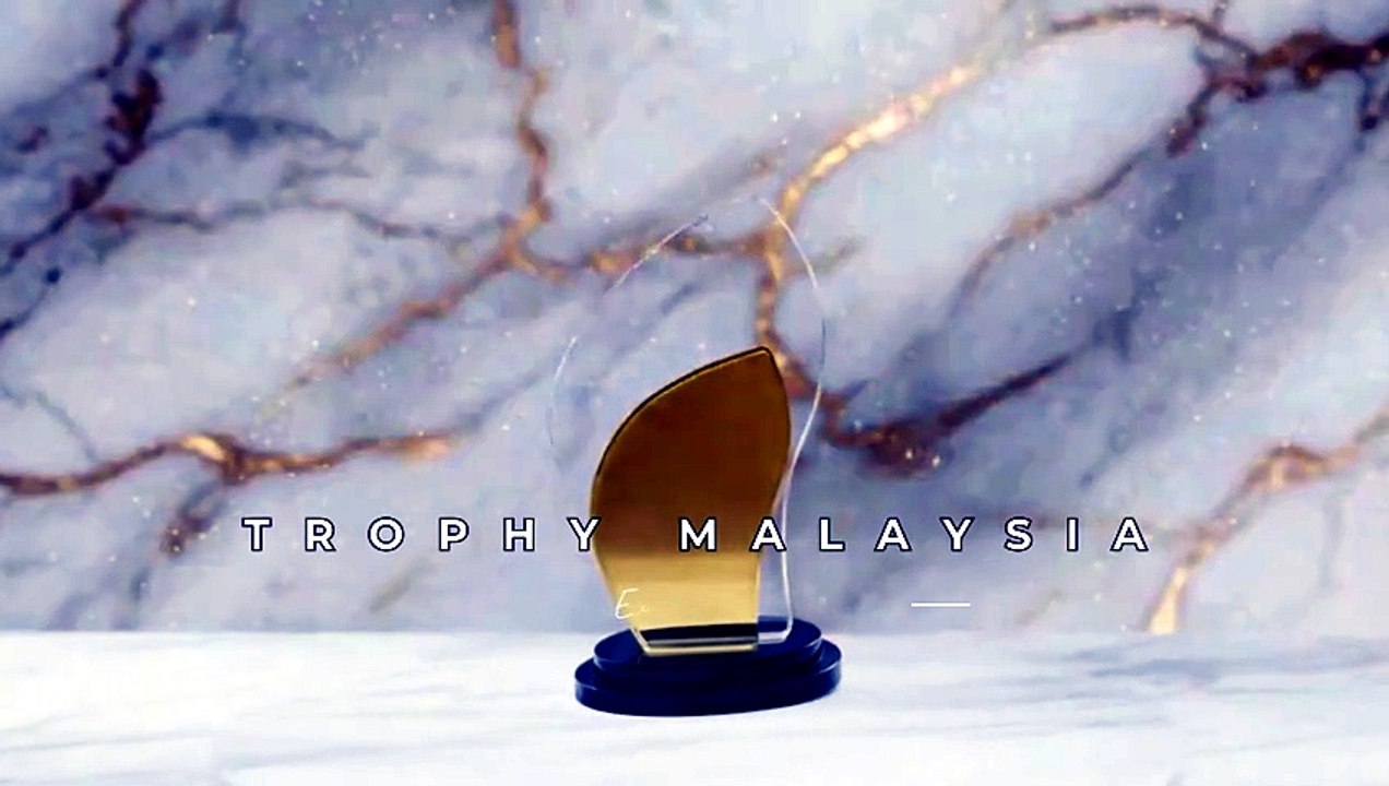 Yellow leaf Crystal Trophies at Trophy-World Malaysia | Custom Trophies & Plaques Supplier