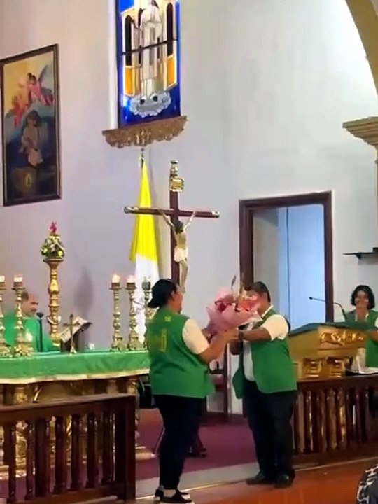 ¡Pidió su mano frente a la Virgen! Conmovedora propuesta de matrimonio en la Ermita de Suyapa