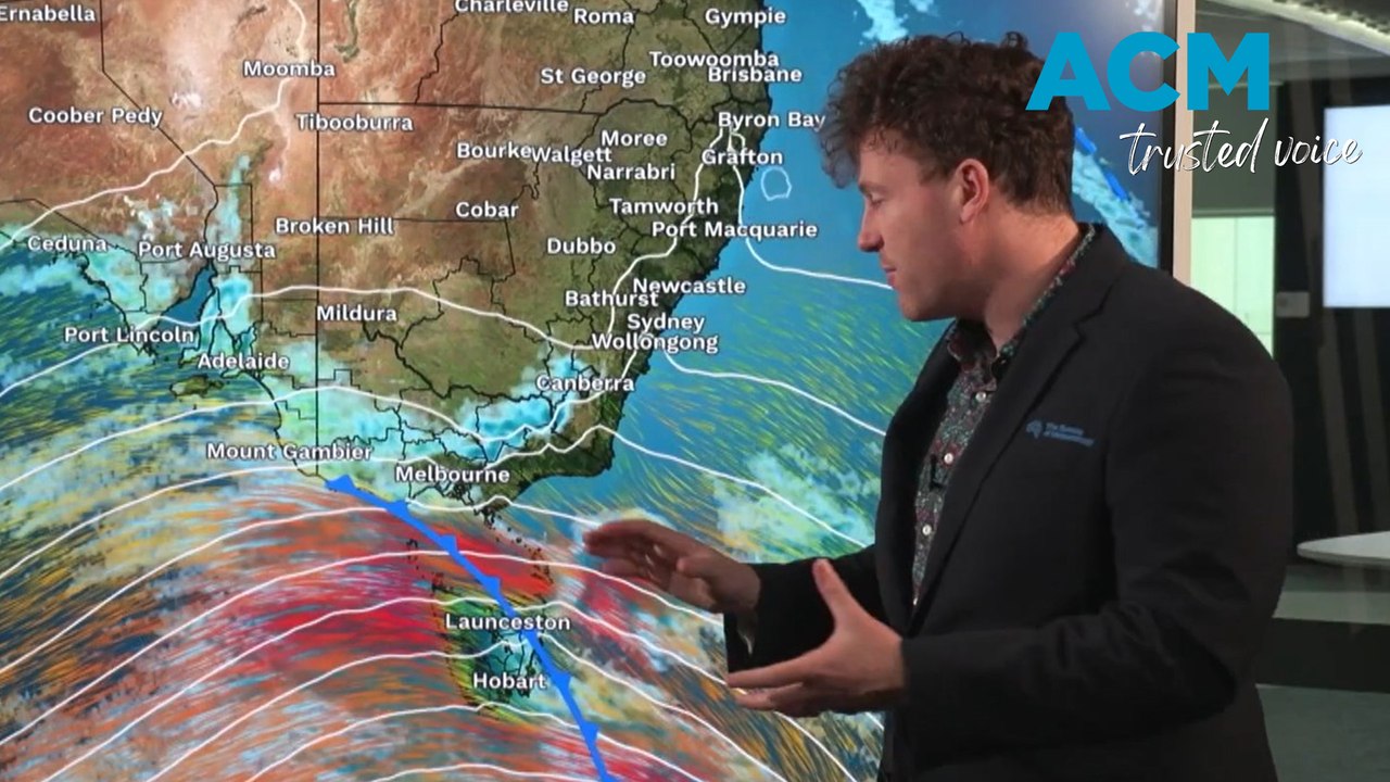 Damaging winds and high tides in the south-east