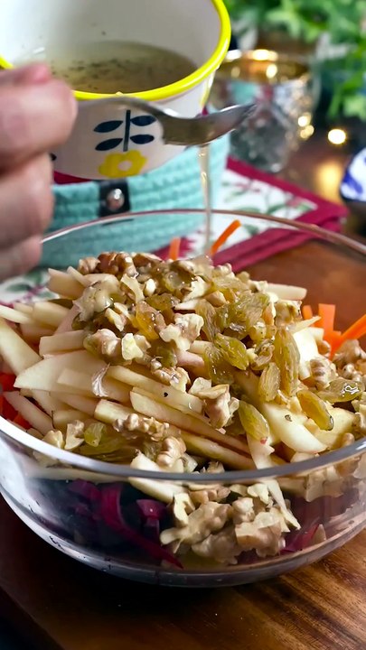 Lose Weight the Tasty Way with This Crunchy Apple Walnut Salad