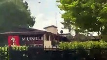 Cardinale come Berlusconi: l'arrivo in elicottero a Milanello