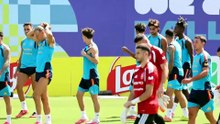Luis de la Fuente entrena a la selección en Dallas con todos los jugadores disponibles.