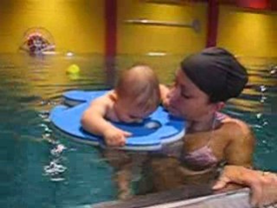 Noah à la piscine