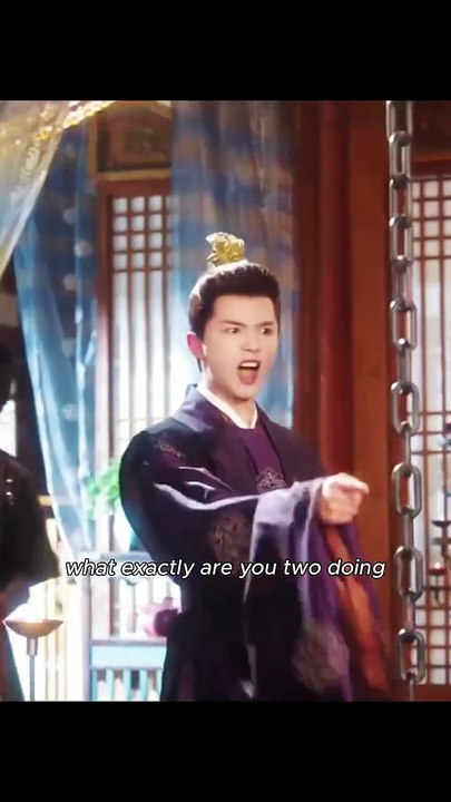 Reborn as a princess tyrant, she is protected by her handsome bodyguard