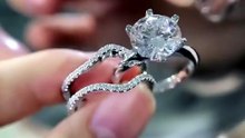 💍 "Would you say YES to this 3CT sparkle?"
