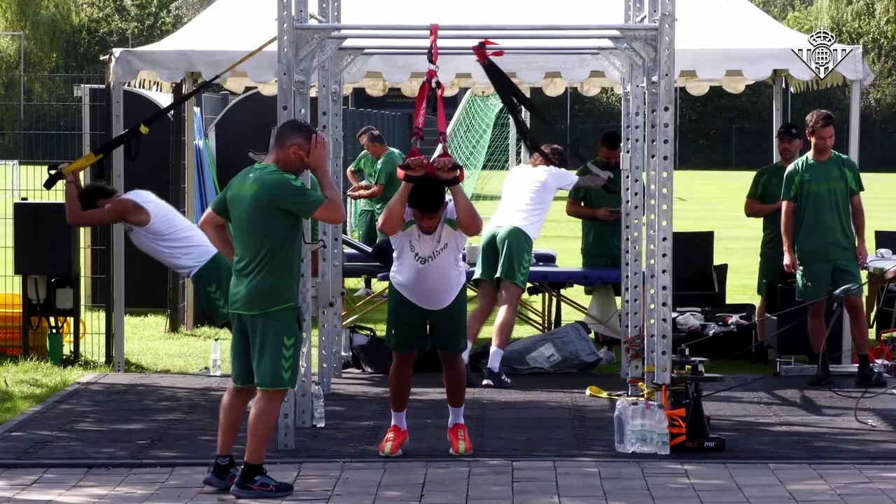 Entrenamiento del Betis con Antony