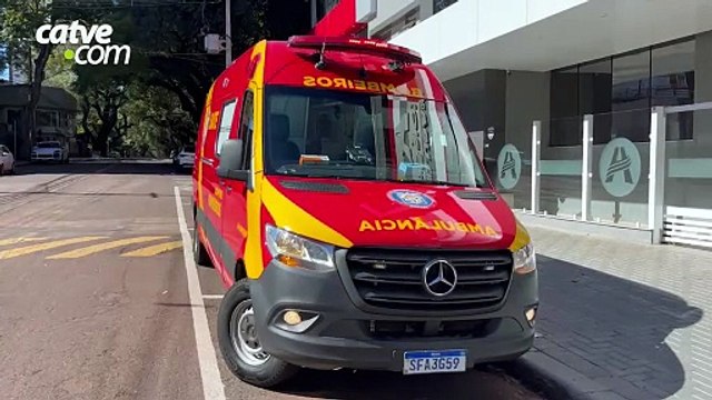 Zeladora fica ferida após cair de escada em colégio particular de Cascavel