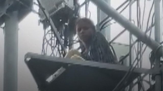 पटना: शादी की मांग पर मोबाइल टावर पर चढ़ी नाबालिग, नौबतपुर में घंटों चला ड्रामा