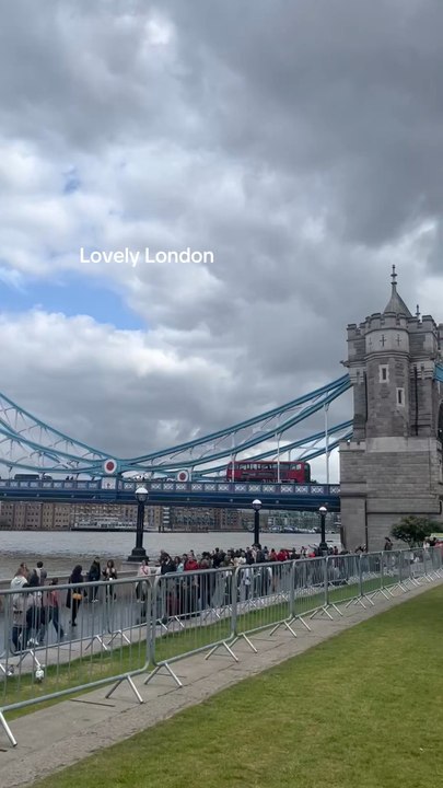 A Day Out in London | Tower Bridge, Double-Decker Buses
