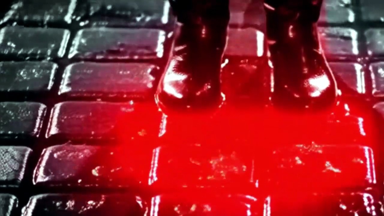 👉🏻 FILM | TRAILER |  REDDER  A DETECTIVE SEES RED BLOOD STAINS PULSING THROUGH THE STREETS BEFORE CRIM