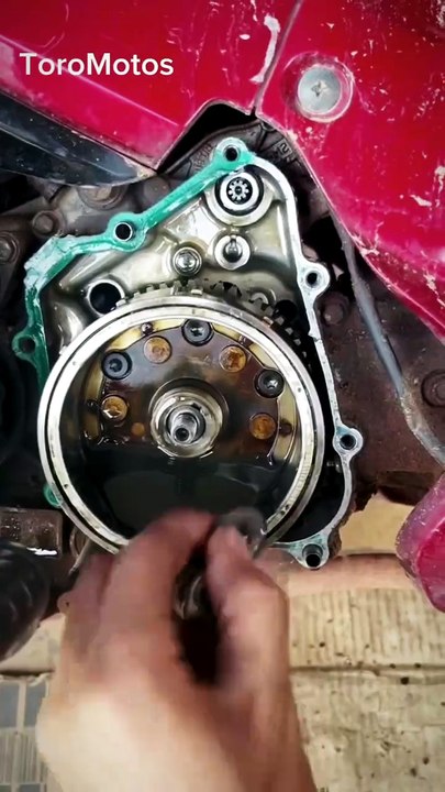Porque la cadenilla de mi moto suena feo