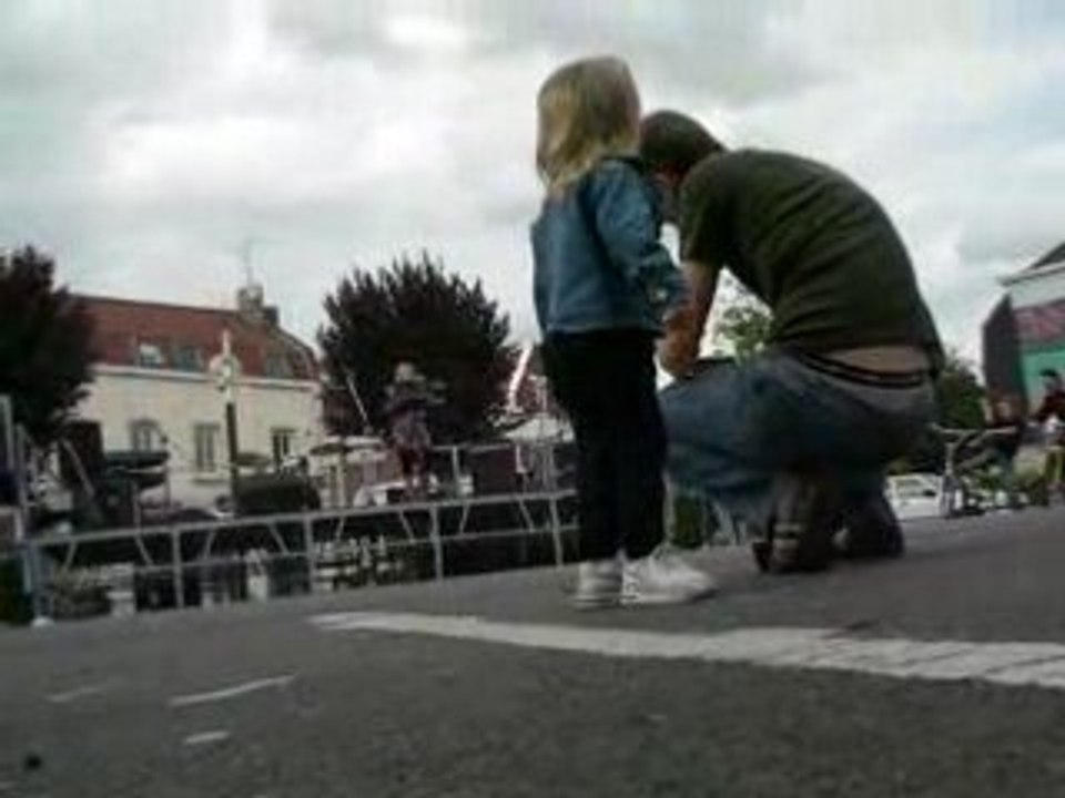 Lili qui danse et Mamie qui chante