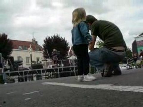 Lili qui danse et Mamie qui chante