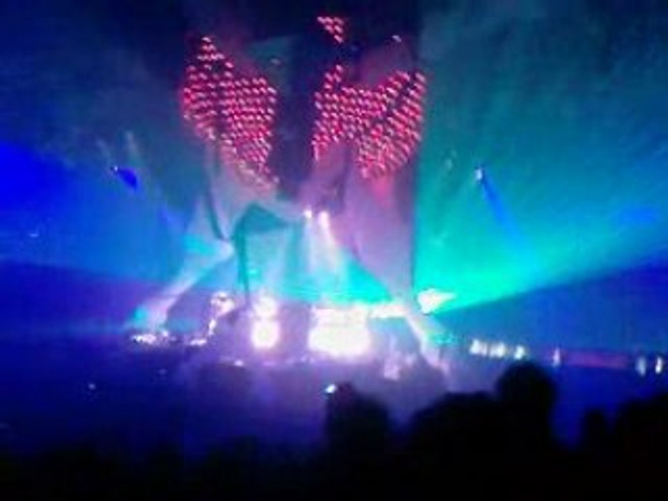 Sensation Black 2008 - Intro Donkey Rollers