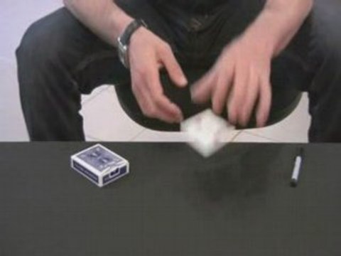 Tour de Magie Expliqué !! Une Carte signée dans un Etui !!