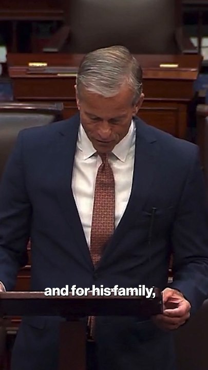 Sen. Thune fights back tears while honoring Lindsey Graham