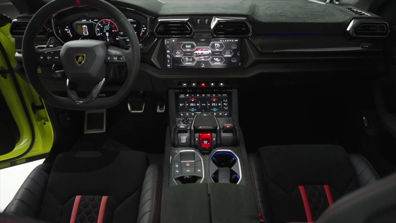 Lamborghini Urus SE Performante - Design “Feel like a pilot” ed HMI