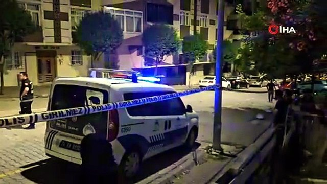 Bitişiğinde temel kazısı yapılan apartmandan çatlama sesleri geldi; bina tahliye edildi!
