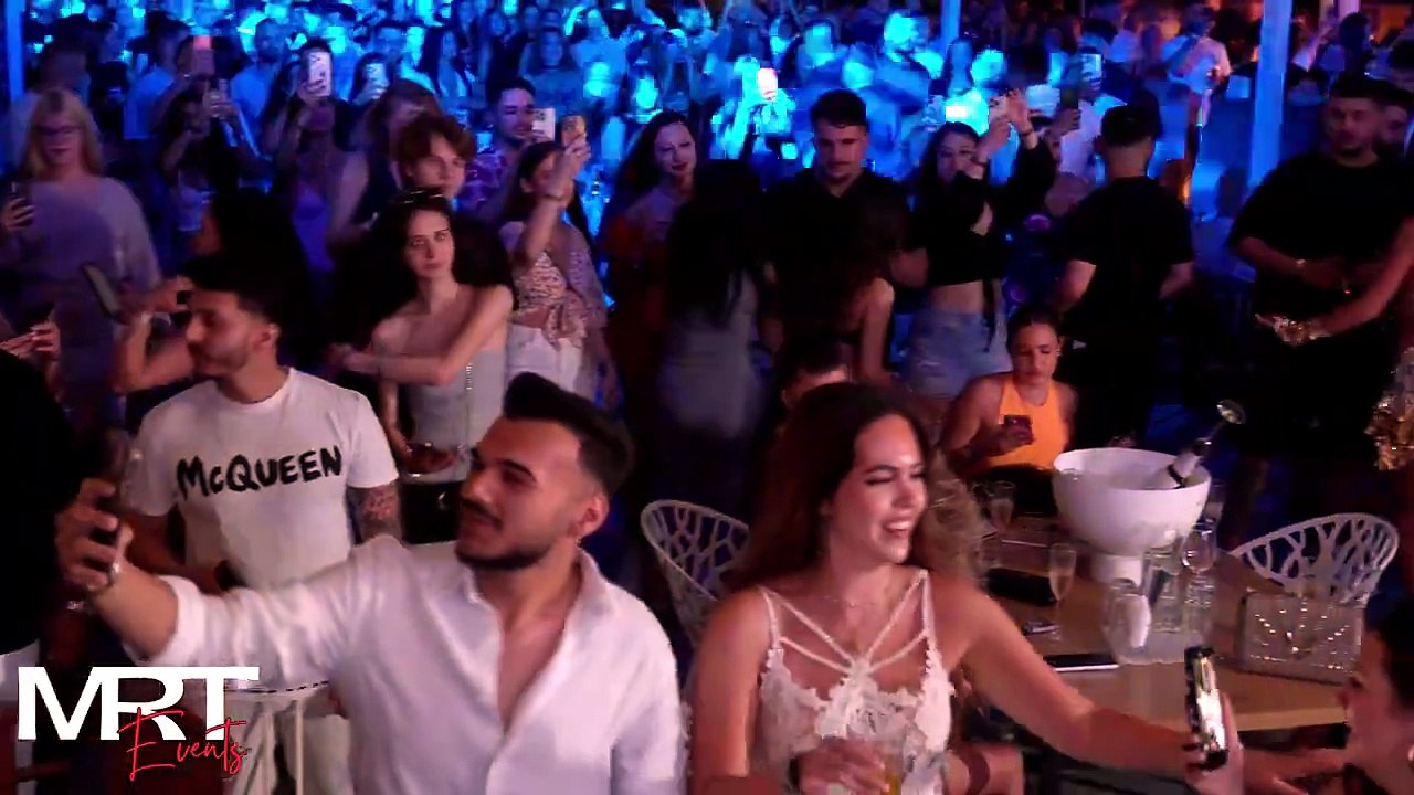 Iuly Neamtu - Ea e fata cu paharul | LIVE 2026