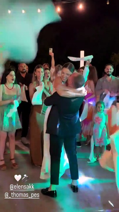 Παντρεύτηκε πρωταγωνίστρια του Μπαμπά σ΄αγαπώ – Η τελετή, το γλέντι και το παραμυθένιο νυφικό
