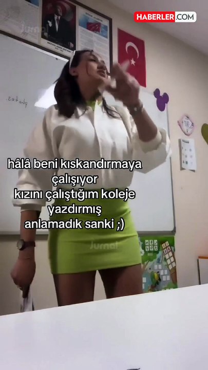 Öğretmenin sınıfta yaptığı paylaşım sosyal medyayı ikiye böldü