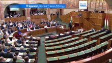 Парламент Венгрии одобрил поправку к Конституции об отстранении от власти президента
