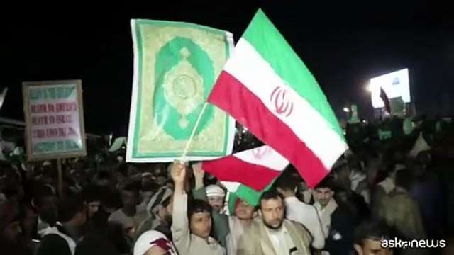 Yemen, sostenitori Houthi in piazza dopo presunti raid sauditi a Sanaa