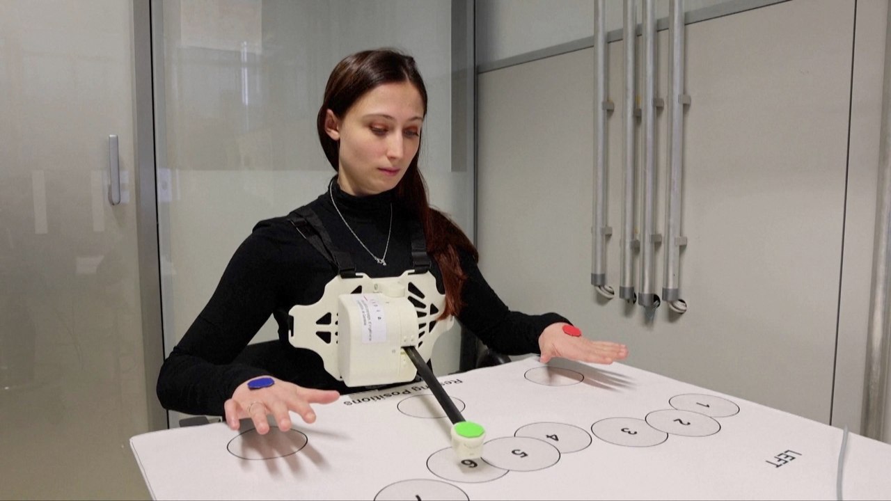 Breathing- and gaze-controlled robotic third arm from Swiss researchers