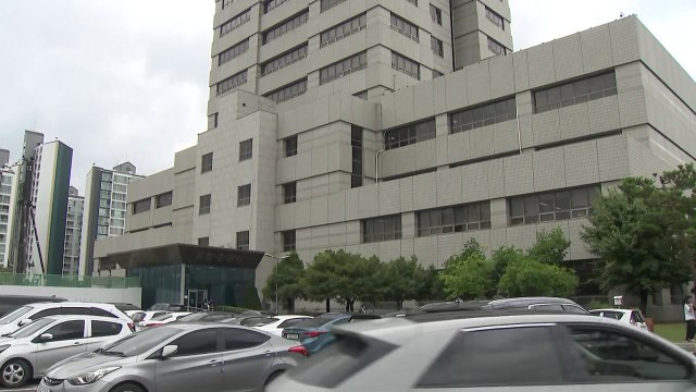 리모컨으로 8개월 아들 때려 살해한 친모...검찰, 무기징역 구형 / YTN