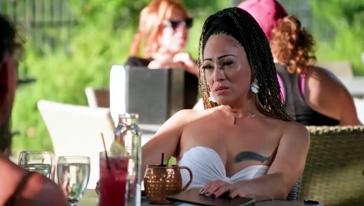 This is Poly S01E04 Big Swing Energy